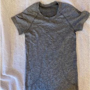 grey lululemon swiftly top